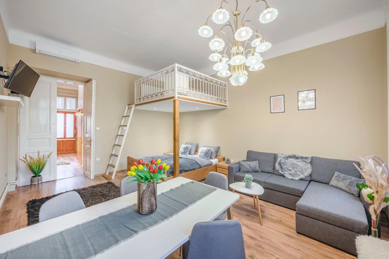 Corvin City Apartment By Nw, Budapest